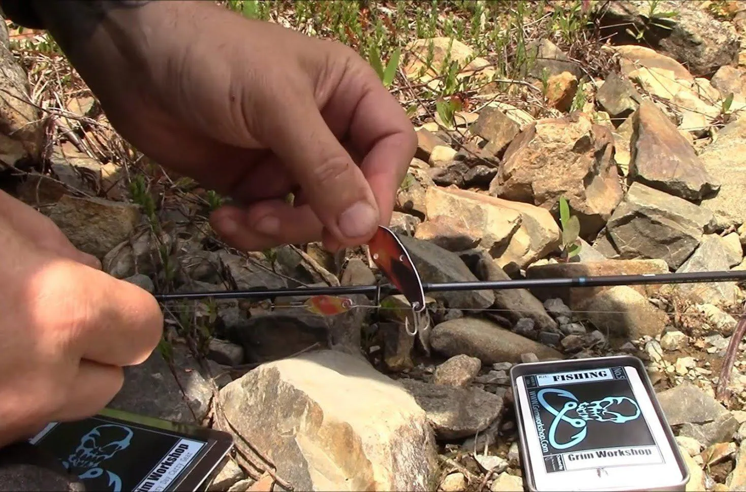 Fishing Lure Card - Fishing Credit Card Tool with Ultralight Lure Set